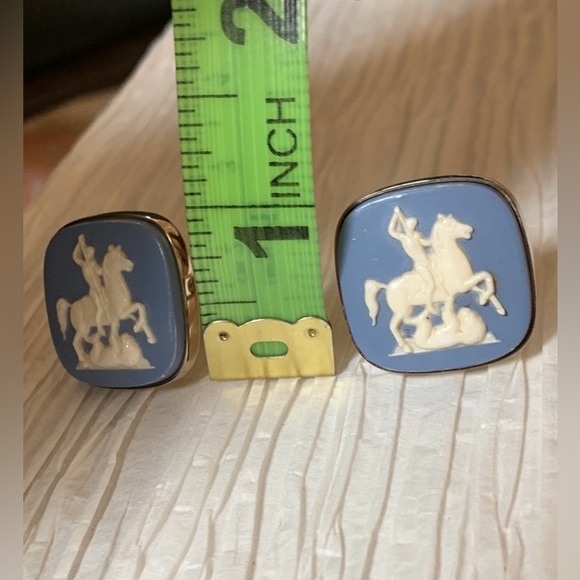 Wedgewood Style Cameo cufflinks - Picture 6 of 8
